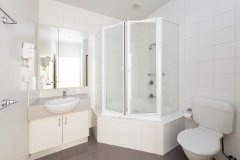 1-br-seaside-spa-apart04